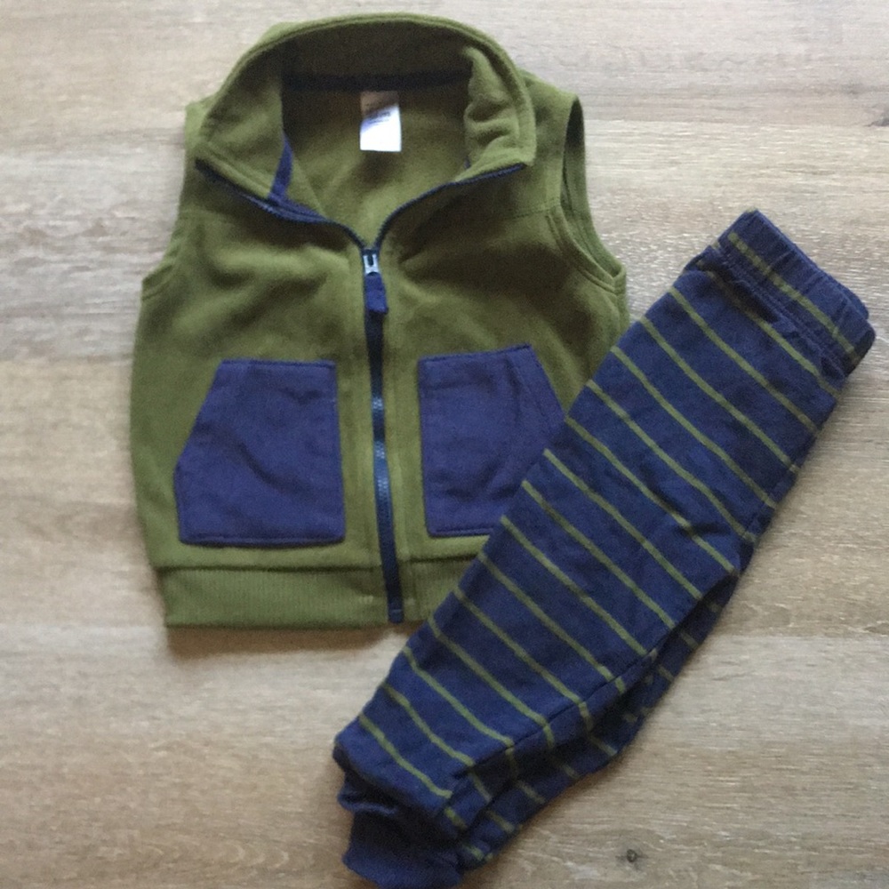 Navy and hunter green fleece vest with pants 18mon